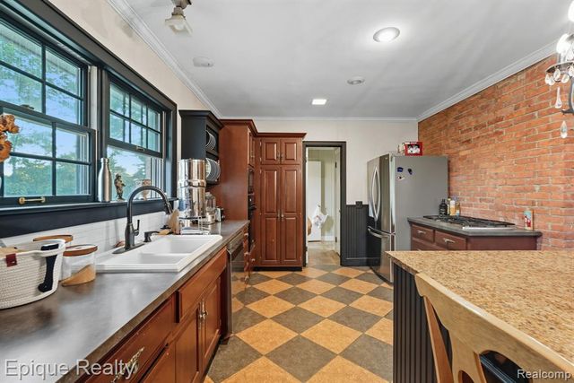 100 Lucy Road, Howell, MI 48843