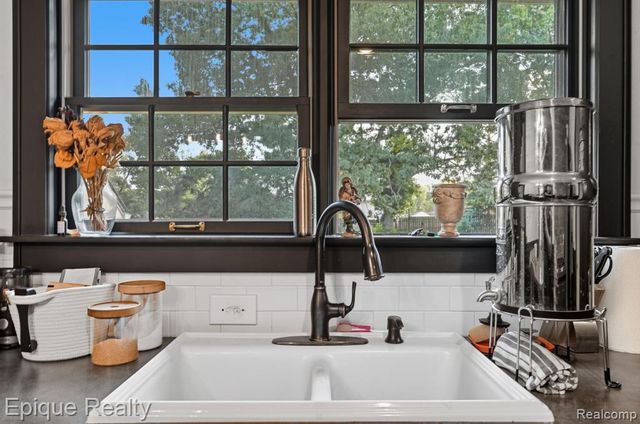 100 Lucy Road, Howell, MI 48843