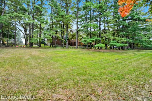 100 Lucy Road, Howell, MI 48843