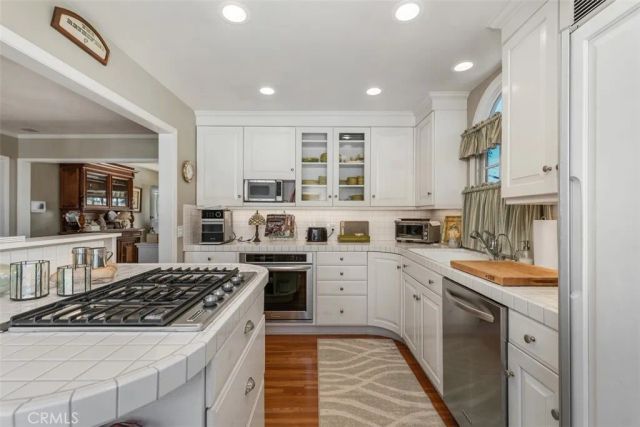 525 Hazel Drive, Corona Del Mar, CA 92625