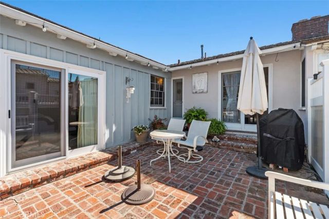 525 Hazel Drive, Corona Del Mar, CA 92625