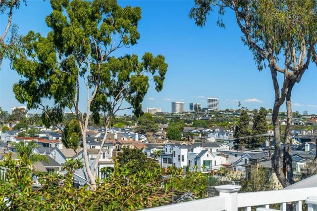 525 Hazel Drive, Corona Del Mar, CA 92625