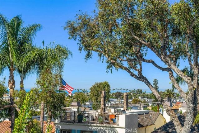 525 Hazel Drive, Corona Del Mar, CA 92625