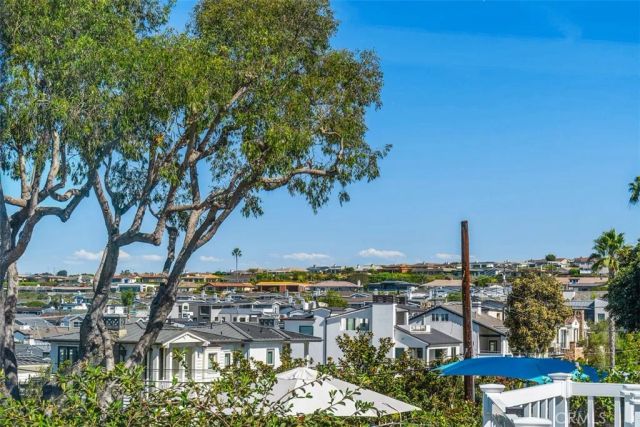 525 Hazel Drive, Corona Del Mar, CA 92625