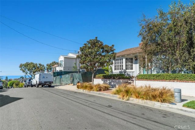525 Hazel Drive, Corona Del Mar, CA 92625
