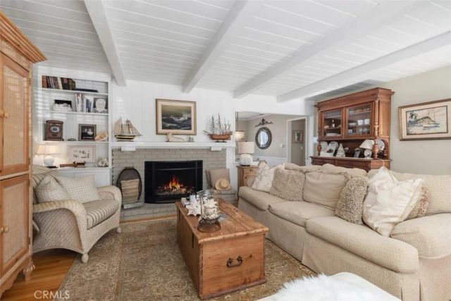 525 Hazel Drive, Corona Del Mar, CA 92625