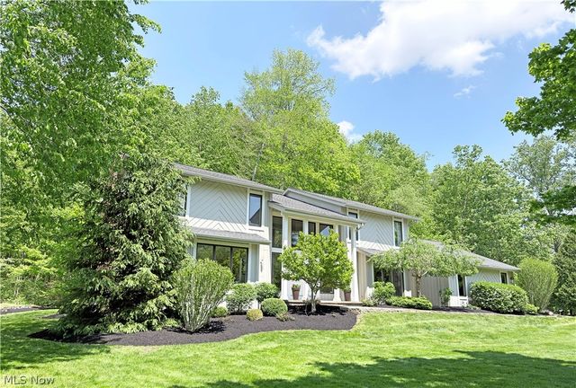 2239 Edgeview Drive, Hudson, OH 44236