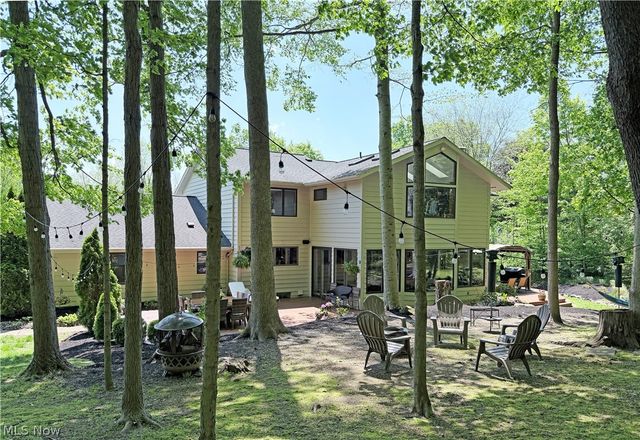 2239 Edgeview Drive, Hudson, OH 44236