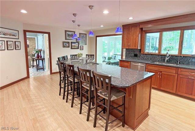2239 Edgeview Drive, Hudson, OH 44236