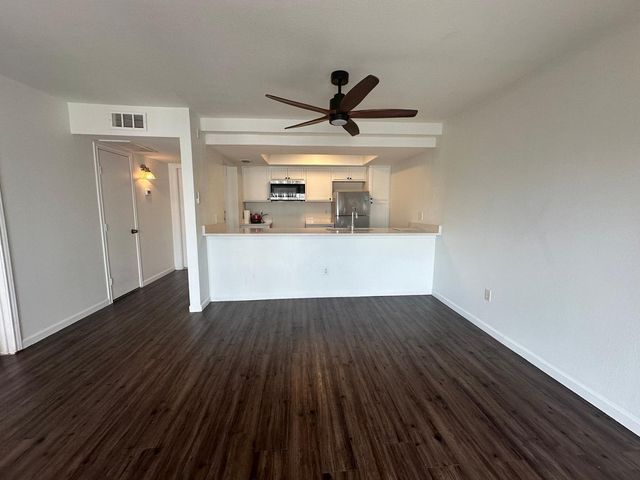 2824 S Bartell Drive 311, Houston, TX 77054