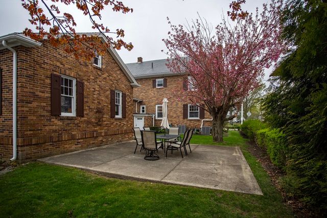 284 Main St, Wakefield, MA 01880