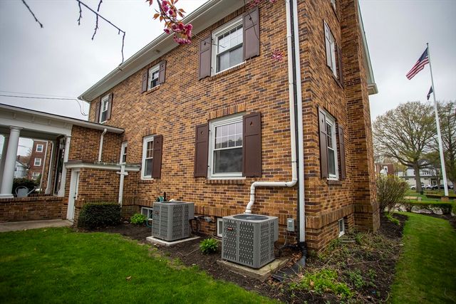 284 Main St, Wakefield, MA 01880