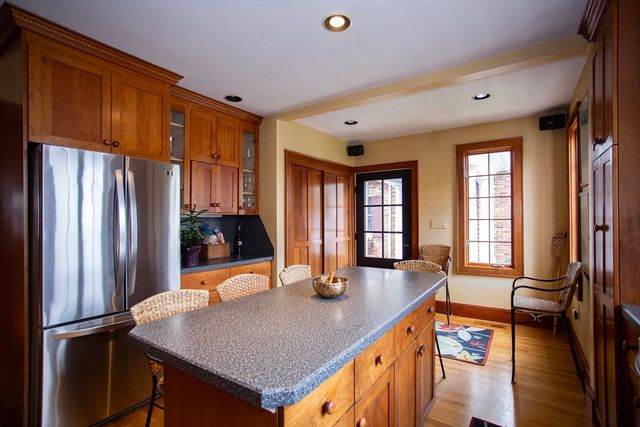 284 Main St, Wakefield, MA 01880