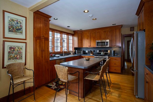 284 Main St, Wakefield, MA 01880