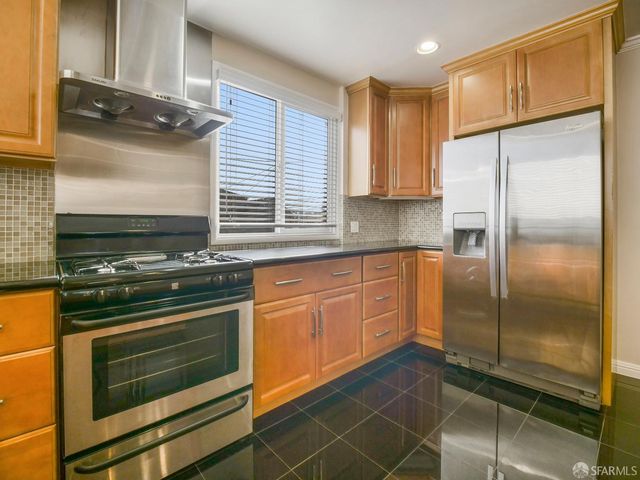 8 Garden Grove Drive, Daly City, CA 94015