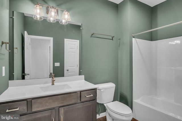 907 SHADOWBROOKE DR, Dover, PA 17315