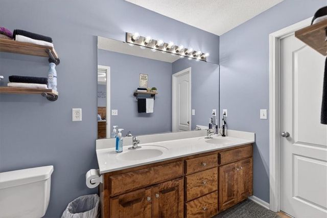 7805 NE 109th Circle, Kansas City, MO 64157