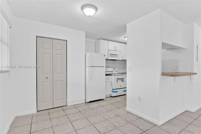 15619 SW 73rd Cir Ter 10-6, Miami, FL 33193
