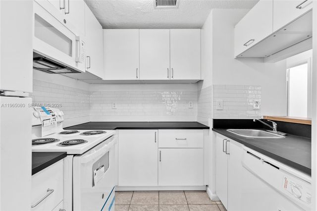 15619 SW 73rd Cir Ter 10-6, Miami, FL 33193