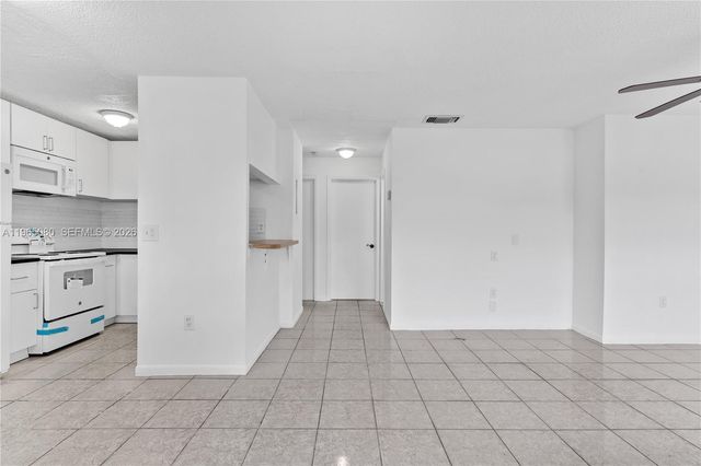 15619 SW 73rd Cir Ter 10-6, Miami, FL 33193