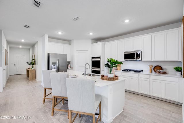 8360 HORSEBIT Circle, Jacksonville, FL 32219