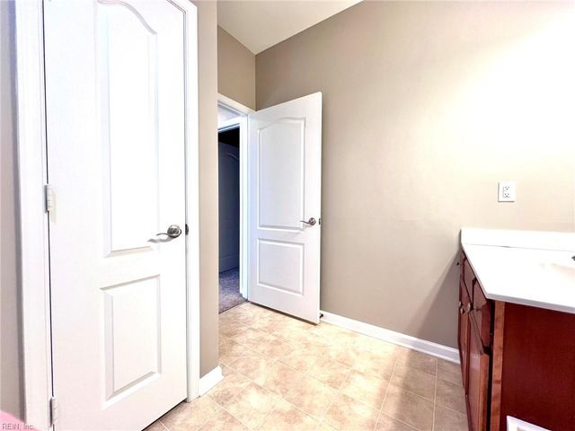 932 Southmoor Dr Unit 106, Virginia Beach, VA 23455