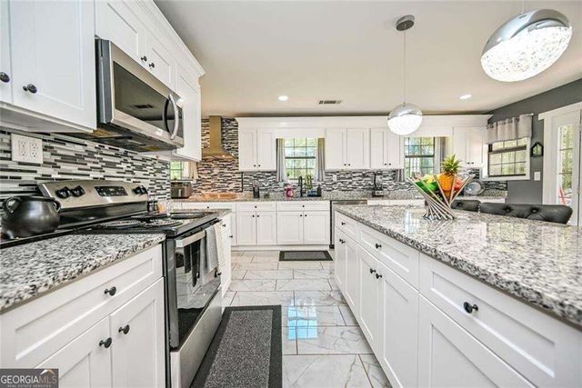 727 Tanners Bridge Circle, Bethlehem, GA 30620