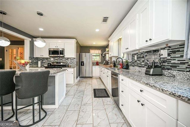 727 Tanners Bridge Circle, Bethlehem, GA 30620