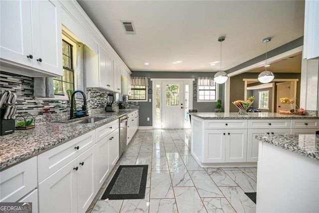 727 Tanners Bridge Circle, Bethlehem, GA 30620