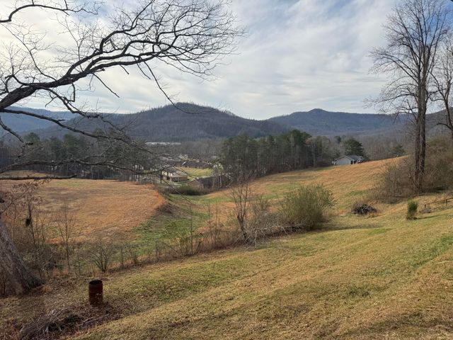 73 W Haven Drive, Williamsburg, KY 40769