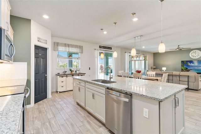 2323 NUTHATCH ST, St Cloud, FL 34771