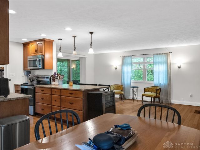 8509 Garnet Drive, Washington Twp, OH 45458