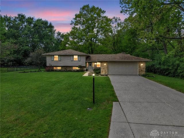 8509 Garnet Drive, Washington Twp, OH 45458