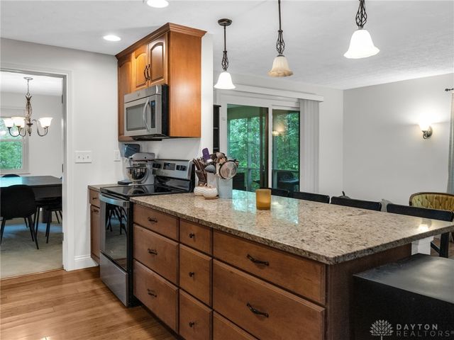 8509 Garnet Drive, Washington Twp, OH 45458