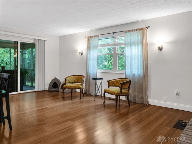 8509 Garnet Drive, Washington Twp, OH 45458
