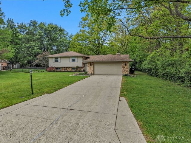 8509 Garnet Drive, Washington Twp, OH 45458