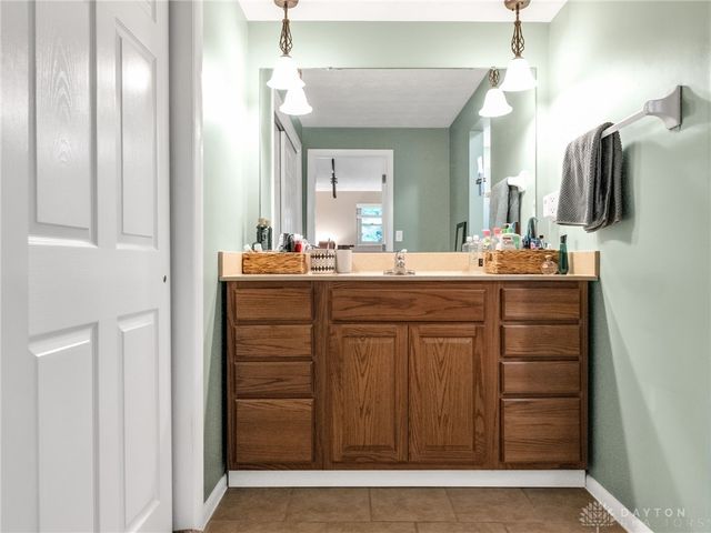 8509 Garnet Drive, Washington Twp, OH 45458