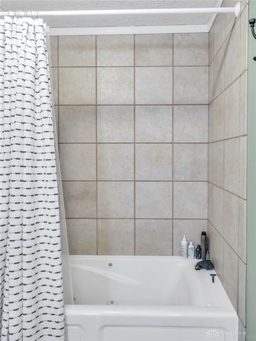 8509 Garnet Drive, Washington Twp, OH 45458