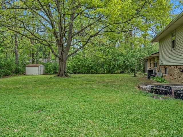 8509 Garnet Drive, Washington Twp, OH 45458