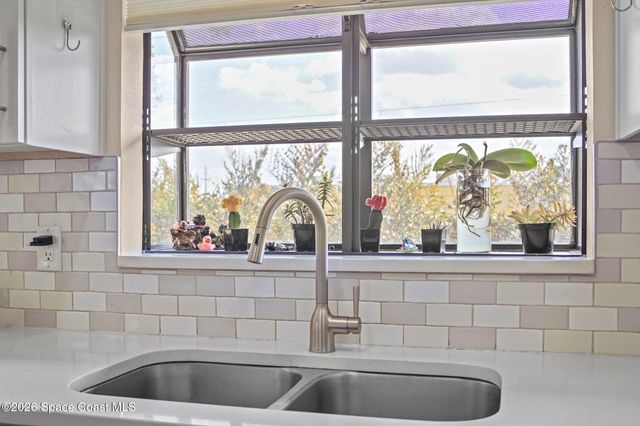 410 Parkside Place 410, Indian Harbour Beach, FL 32937