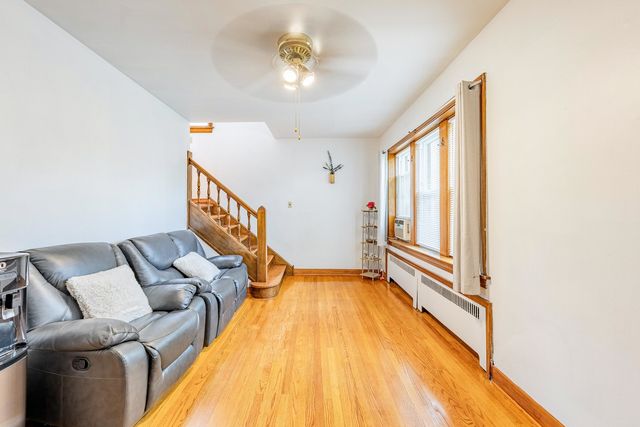 1617 Maple Avenue, Berwyn, IL 60402