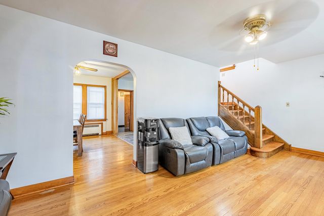 1617 Maple Avenue, Berwyn, IL 60402