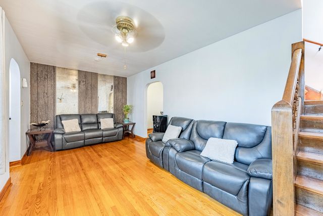 1617 Maple Avenue, Berwyn, IL 60402