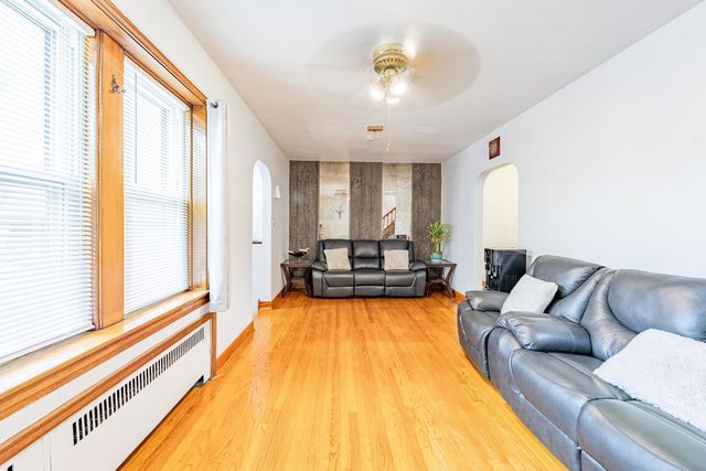 1617 Maple Avenue, Berwyn, IL 60402
