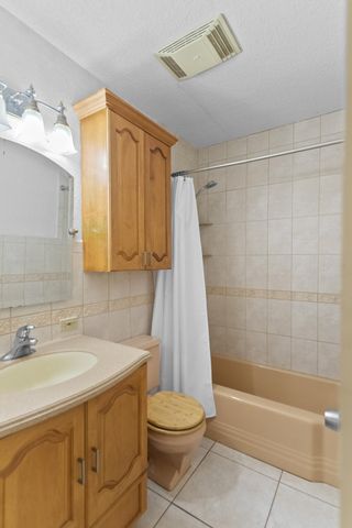 880 E ACRE Drive, Plantation, FL 33317