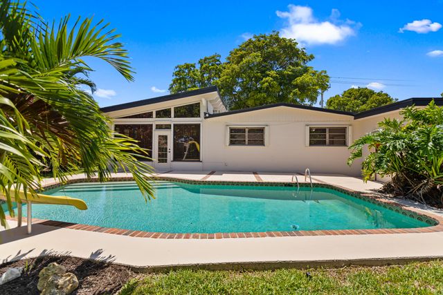 880 E ACRE Drive, Plantation, FL 33317