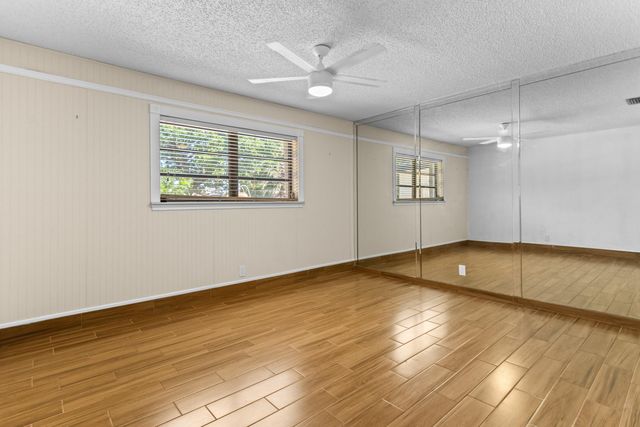880 E ACRE Drive, Plantation, FL 33317