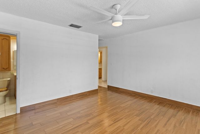 880 E ACRE Drive, Plantation, FL 33317