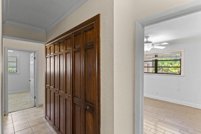 880 E ACRE Drive, Plantation, FL 33317