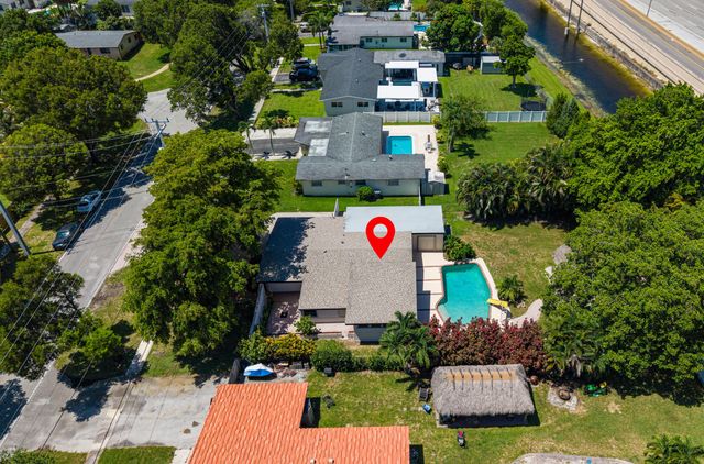 880 E ACRE Drive, Plantation, FL 33317
